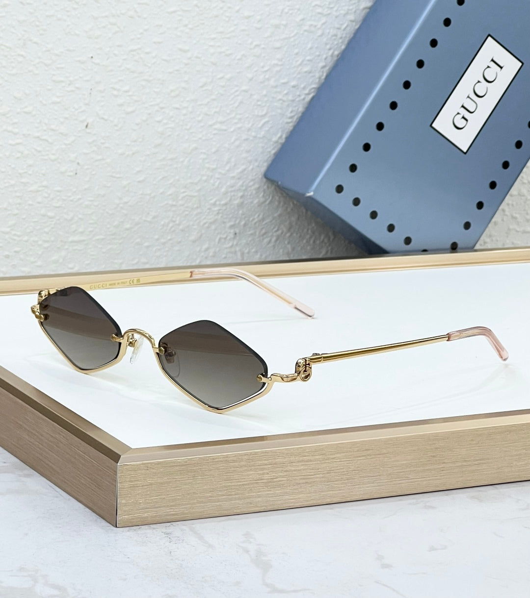 GUCC* MODEL:GG1604S SUN GLASS IN STOCK